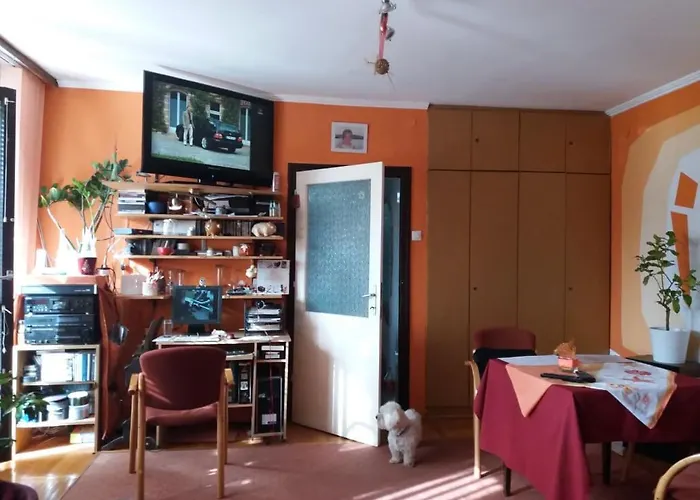 Maganszallas Appartement Budakeszi
